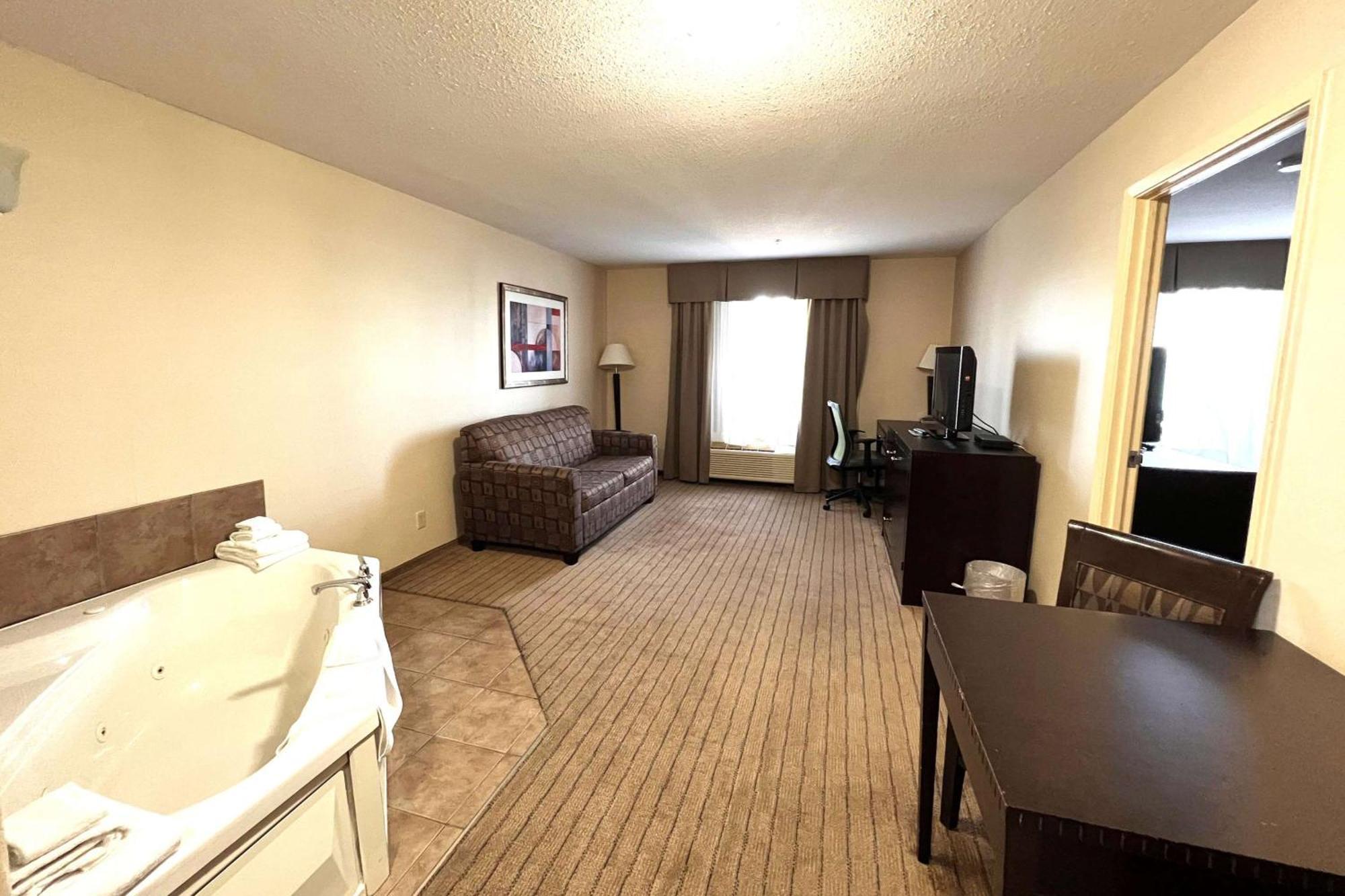 Ramada By Wyndham Prince Albert Exterior photo