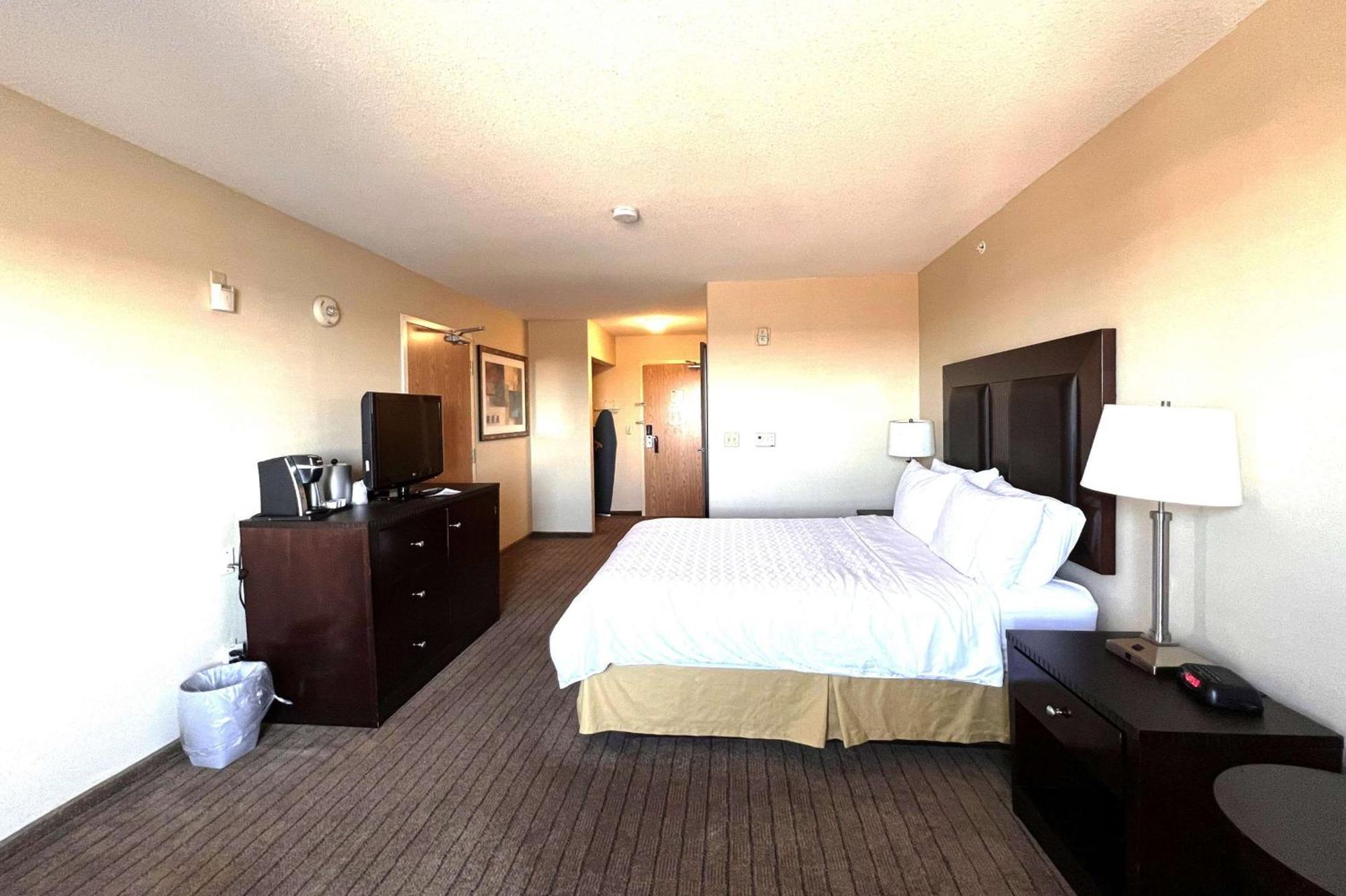 Ramada By Wyndham Prince Albert Exterior photo