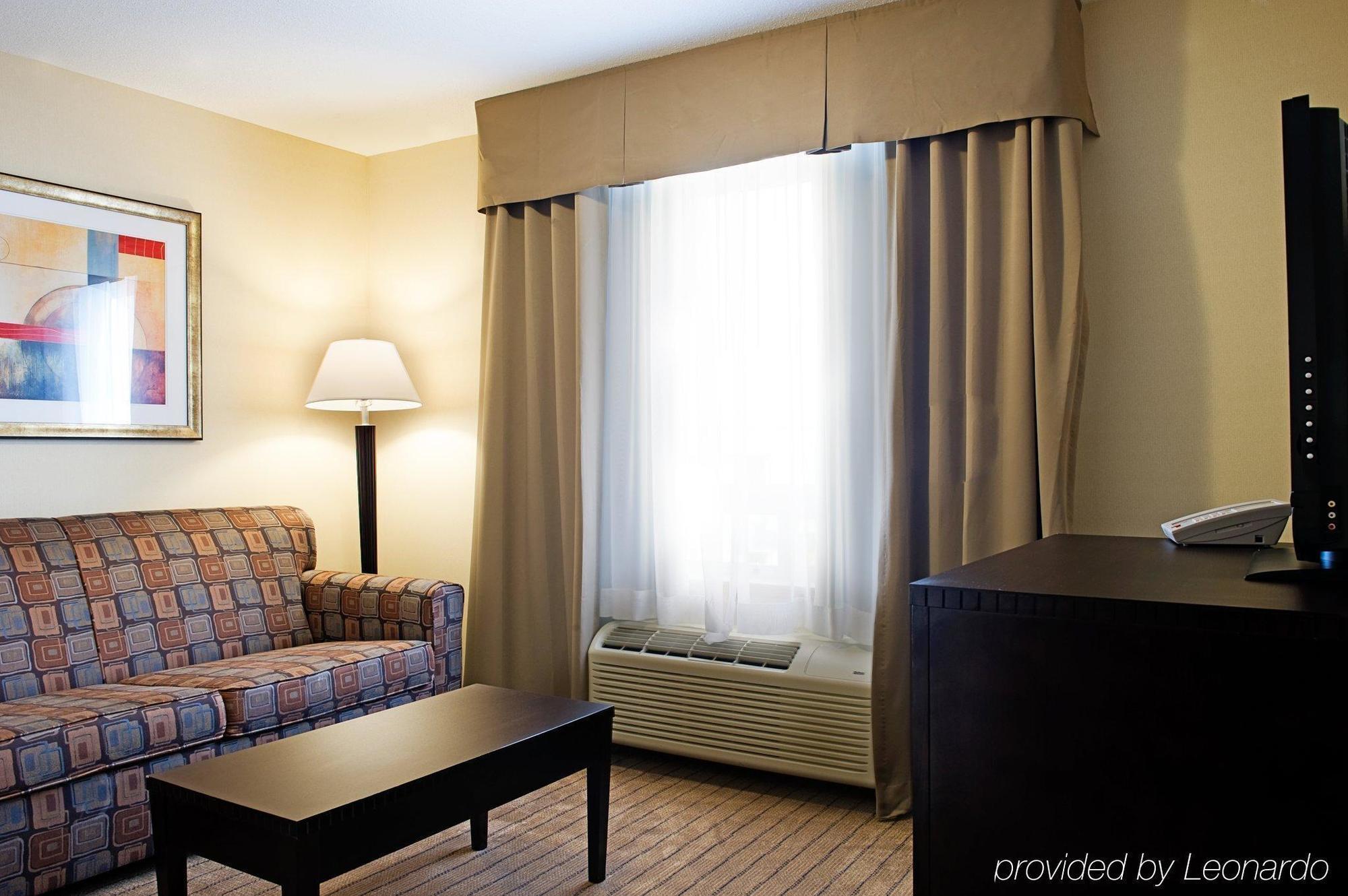 Ramada By Wyndham Prince Albert Room photo