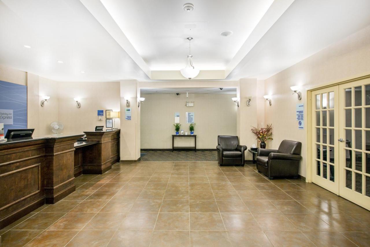 Ramada By Wyndham Prince Albert Exterior photo